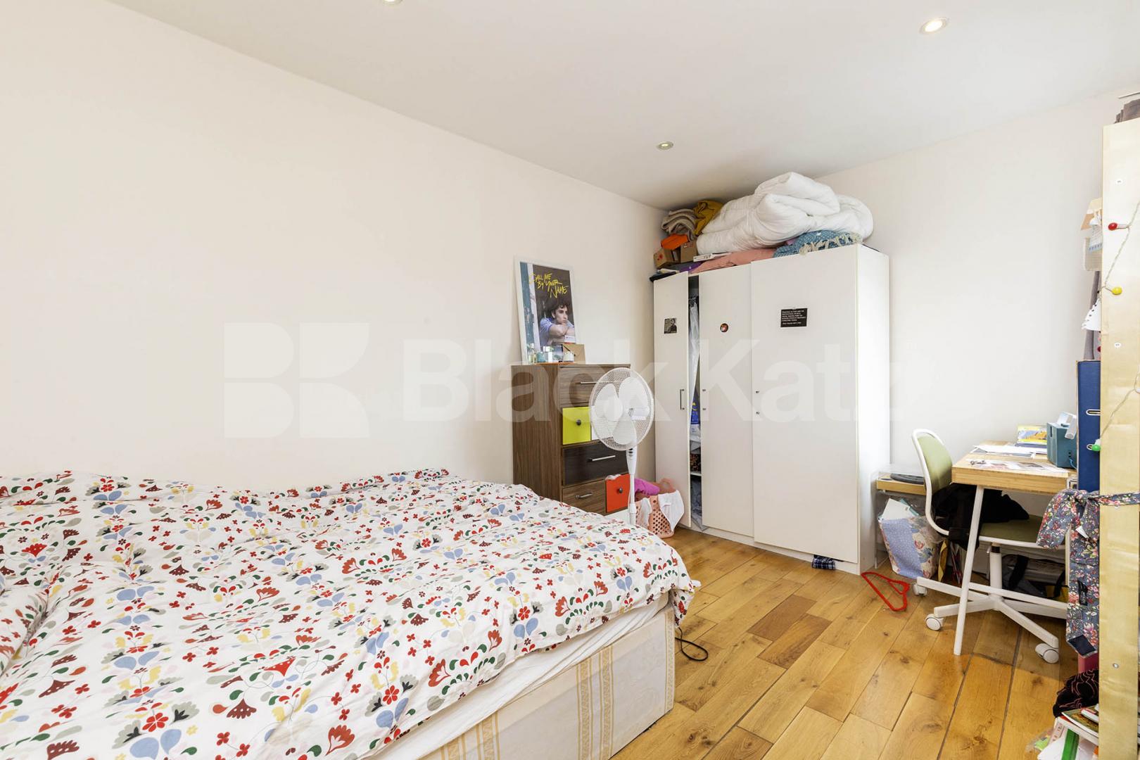 Surrounded by an abundance of amenities and walking distance to a station  High Street, High Barnet